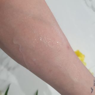 카오리온코스메틱스 곡물 바디 필링 스프레이 — 5점을 준 리뷰어가 2021년 6월 올린 사용 사진