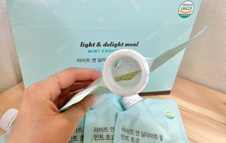 아므_이너뷰티 라이트 앤 딜라이트 밀 민트 초코 — 5점을 준 리뷰어가 2021년 8월 올린 사용 사진
