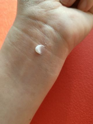 러브모아 향수 고체향수 승무원 고체향수 바르는 향수 니치향수 도손 우드세이지 앤 씨솔트 — 5점을 준 리뷰어가 2022년 12월 올린 사용 사진