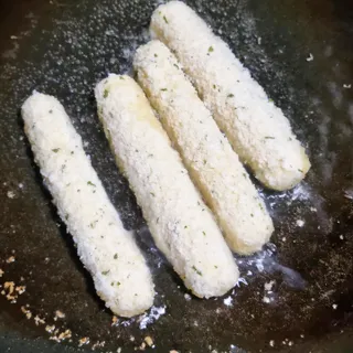 디케이식품(주) 고르곤졸라&모짜렐라 치즈스틱 400g — 4점을 준 리뷰어가 2023년 3월 올린 사용 사진