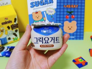 매일바이오 그릭요거트 오리지널 플레인 4개, 로스터리 커피믹스 4개 — 5점을 준 리뷰어가 2021년 12월 올린 사용 사진