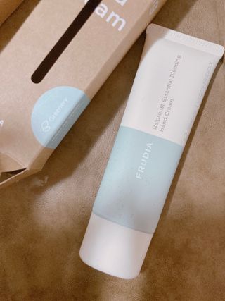 [후르디아] 끈적임 없는 착한성분 비건  핸드크림 3종 — 4점을 준 리뷰어가 2021년 11월 올린 사용 사진