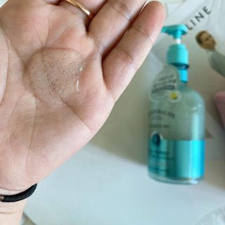 벨먼 내추럴스파 수분광채 스크럽 바디워시 600ml 5종 — 5점을 준 리뷰어가 2022년 5월 올린 사용 사진