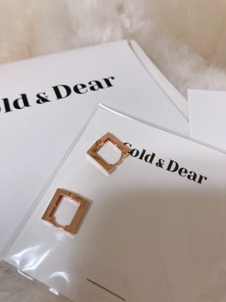 [골드앤디어] 14K 사각 네모 원터치 귀걸이_3color — 3.5점을 준 리뷰어가 2021년 5월 올린 사용 사진