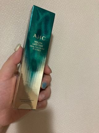 [NEW 탄력유턴 아이크림] AHC 유스 래스팅 리얼 아이크림 포 페이스 — 3.5점을 준 리뷰어가 2021년 3월 올린 사용 사진