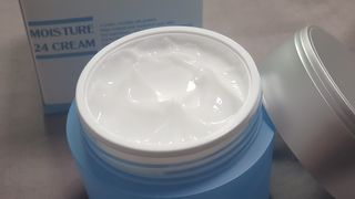 Dr.느루벗 느루벗 모이스쳐 24 크림 — 5점을 준 리뷰어가 2021년 1월 올린 사용 사진