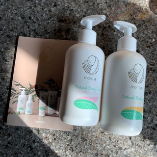 mom e 맘이 내추럴 베이비 케어 샴푸앤바스+로션 — 5점을 준 리뷰어가 2021년 1월 올린 사용 사진