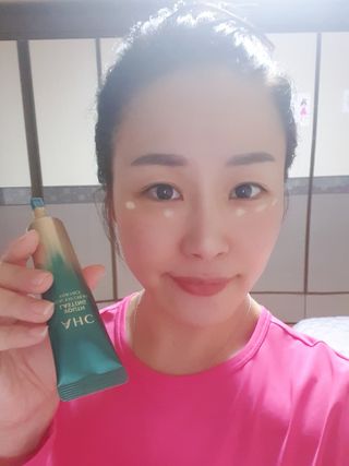[NEW 탄력유턴 아이크림] AHC 유스 래스팅 리얼 아이크림 포 페이스 — 5점을 준 리뷰어가 2021년 3월 올린 사용 사진
