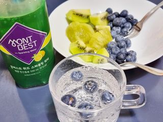 몽베스트 Montbest with Sparkling water Lemon OR Lime 20병(랜덤) — 5점을 준 리뷰어가 2022년 12월 올린 사용 사진