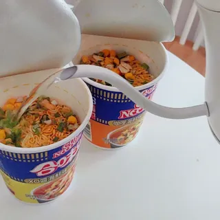 NISSIN 닛신 컵누들  4종 - 씨푸드오리지날, 씨푸드 스파이시, 씨푸드 커리, 씨푸드 XO소스 — 5점을 준 리뷰어가 2021년 10월 올린 사용 사진