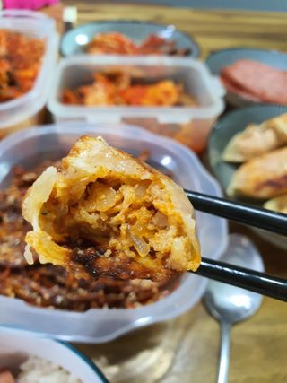 삼양냉동 [삼양] 얇은피불닭왕교자+얇은피까르보불닭왕교자 총4팩 — 5점을 준 리뷰어가 2021년 2월 올린 사용 사진