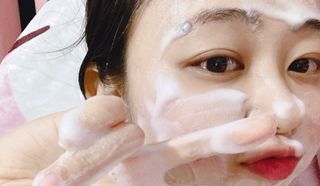 아미퓨어 [라이브] 피부장벽 강화를 위한 머랭 버블 클렌저 천연계면활성제로 온가족 사용가능 — 5점을 준 리뷰어가 2021년 6월 올린 사용 사진