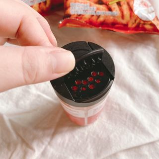 [서울시스터즈] 김치시즈닝 국내 최초 뿌려먹는 김치파우더 100g 1개+ 신제품 김치스낵 90g 2개 — 4점을 준 리뷰어가 2021년 8월 올린 사용 사진