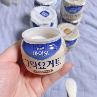 매일바이오 그릭요거트 오리지널 플레인 4개, 로스터리 커피믹스 4개 — 4점을 준 리뷰어가 2021년 12월 올린 사용 사진