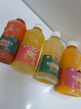 탐라원 제주의 맛, 몬딱주스 4종세트 - 한라봉몬딱주스, 천혜향몬딱주스, 청귤에이드, 당근몬딱주스 — 4점을 준 리뷰어가 2021년 8월 올린 사용 사진