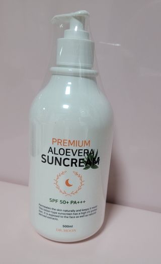 [닥터문] 프리미엄 알로에베라 선크림 500ml — 5점을 준 리뷰어가 2022년 6월 올린 사용 사진
