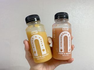 BLENDY'S 핑크 스무디+블론디 스무디 — 5점을 준 리뷰어가 2022년 4월 올린 사용 사진