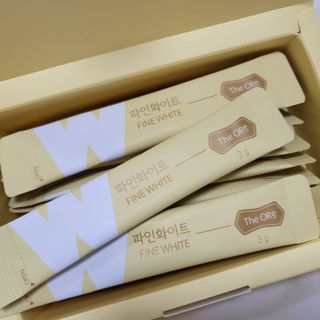 디오르 파인화이트 & 버닝레드 — 5점을 준 리뷰어가 2022년 1월 올린 사용 사진