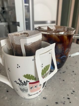 (주)쟈뎅 쟈뎅 클래스 핸드 드립 커피 10P 2종_디카페인 1종+랜덤 플레이버 1종 — 5점을 준 리뷰어가 2021년 4월 올린 사용 사진