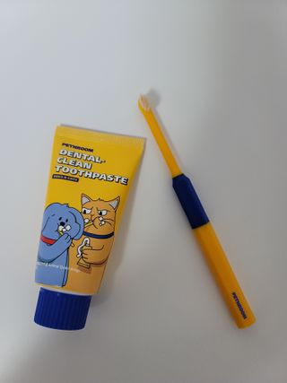 Pethroom 페스룸 PETHROOM DENTAL CARE SET 페스룸 덴탈 케어 세트 / 덴탈 클린 칫솔 + 덴탈 클린 치약 — 4점을 준 리뷰어가 2021년 1월 올린 사용 사진