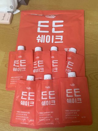 [덜다] 든든 식물성 단백질 쉐이크 40g X 7입 (곡물/딸기) — 5점을 준 리뷰어가 2023년 8월 올린 사용 사진