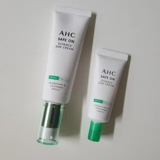 [AHC] 세이프온 에센스 선크림 올리브영 스페셜 증정 기획세트 — 5점을 준 리뷰어가 2022년 6월 올린 사용 사진