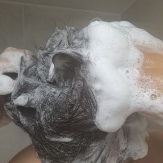빅그린 안티 헤어로스 탈모 시카 바이옴 샴푸 500ml (중건성두피용) — 5점을 준 리뷰어가 2022년 7월 올린 사용 사진