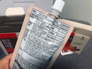 자연에온 핑크 자몽 착즙 100mL 10개입 1BOX +가 득담은 자몽 콜라겐 젤리스틱 1BOX — 5점을 준 리뷰어가 2021년 6월 올린 사용 사진
