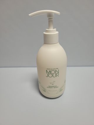 토박스코리아 몽쥬르 유아 샴푸앤워시 300ml — 5점을 준 리뷰어가 2021년 5월 올린 사용 사진
