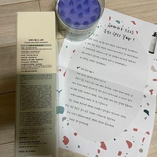 유메이 웰니스 샴푸 + 유메이 스칼프 브러쉬 — 5점을 준 리뷰어가 2022년 1월 올린 사용 사진