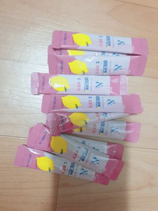 비타앤C 레몬맛, 망고맛 — 5점을 준 리뷰어가 2021년 4월 올린 사용 사진