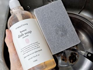 심플리오리빙 어니스트 주방세제 본품 500ml + 리필 900ml (코코넛향) — 5점을 준 리뷰어가 2022년 6월 올린 사용 사진