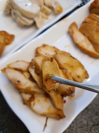 굽네몰 [굽네] 소스가 맛있는 닭가슴살 슬라이스 4종 — 5점을 준 리뷰어가 2021년 4월 올린 사용 사진