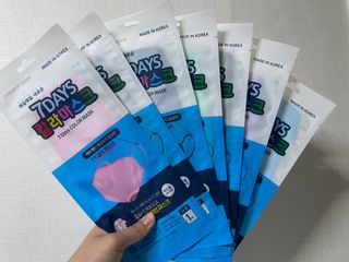 건강누리인터내셔날 (마스크 특집) 7DAYS 컬러마스크 (컬러7매)+ KMC 프리미엄 덴탈마스크(50매) — 5점을 준 리뷰어가 2022년 7월 올린 사용 사진