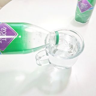 몽베스트 Montbest with Sparkling water Plain 20병 — 5점을 준 리뷰어가 2021년 11월 올린 사용 사진