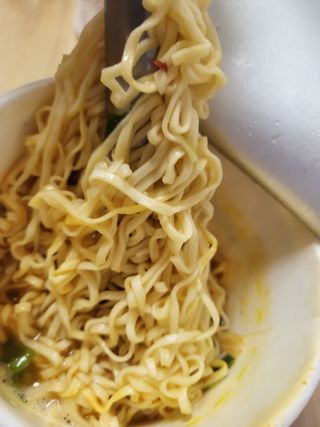 NISSIN 닛신 컵누들  4종 - 씨푸드오리지날, 씨푸드 스파이시, 씨푸드 커리, 씨푸드 XO소스 — 4점을 준 리뷰어가 2022년 11월 올린 사용 사진