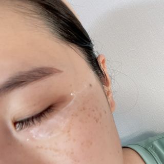 산수시 일루미네이팅 펄 영양 다크서클 스틱 아이 크림 케어 15ml — 5점을 준 리뷰어가 2021년 6월 올린 사용 사진