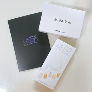 데싱디바 글레이즈 젤네일 스노쿨링 네일_5종 중 택 1 — 3.5점을 준 리뷰어가 2021년 8월 올린 사용 사진