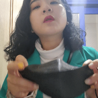 위케어 KF94 마스크 숨쉬기편한 귀안아픈마스크 국산원부자재 사용 식약처 승인 마스크 — 5점을 준 리뷰어가 2021년 4월 올린 사용 사진