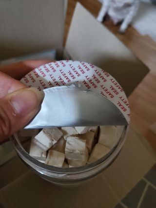 [펫시밀] 원물그대로 영양듬뿍 진공동결건조 북어트릿75g,치킨트릿100g,연어트릿75g 강아지 고양이 간식 — 5점을 준 리뷰어가 2023년 5월 올린 사용 사진