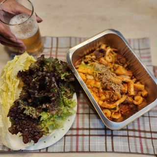 화끈한녀석들 새오똥400g 새우,오징어,똥집 볶음요리 소스,밀떡, 참기름 포함 — 5점을 준 리뷰어가 2022년 12월 올린 사용 사진