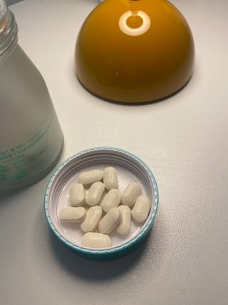 체인미 엘라스틴 콜라겐으로 이뻐진데이 500mg x 30정 — 4점을 준 리뷰어가 2021년 12월 올린 사용 사진