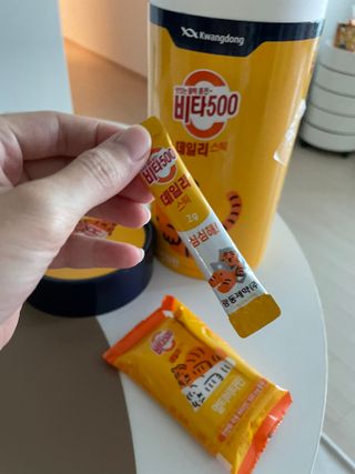 광동생활건강 프리 [광동] VB와 VC를 함유한 멀티 비타민 비타 500 데일리 스틱 180포 — 5점을 준 리뷰어가 2022년 7월 올린 사용 사진