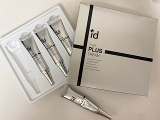 아이디플라코스메틱 아이디 브이로직 플러스 크림 15ml X 4EA — 5점을 준 리뷰어가 2022년 1월 올린 사용 사진