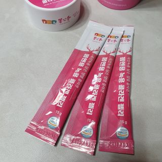 [몸엔용] 녹용 담은 탱탱 콜라겐 녹용 콜라겐 젤리 15g x 20포 — 5점을 준 리뷰어가 2022년 4월 올린 사용 사진