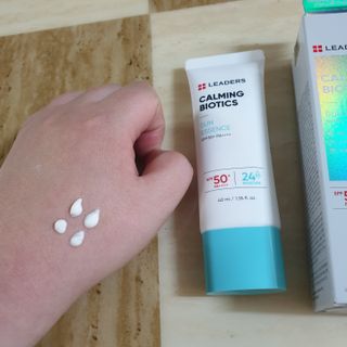 리더스코스메틱 리더스 카밍 바이오틱스 선 에센스 SPF 50+ PA++++ — 5점을 준 리뷰어가 2022년 5월 올린 사용 사진