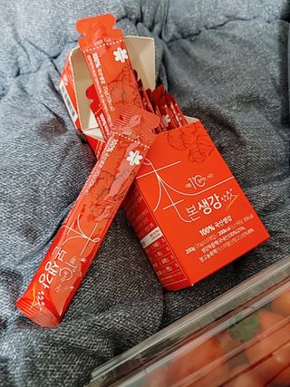레드닥터 대추방울토마토 + 본생강 망고맛 스틱형 젤리 — 4.5점을 준 리뷰어가 2022년 12월 올린 사용 사진