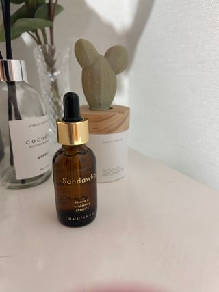 스킨큐어 산다화 비타민c 화이트닝 에센스 30ml — 3.5점을 준 리뷰어가 2023년 10월 올린 사용 사진