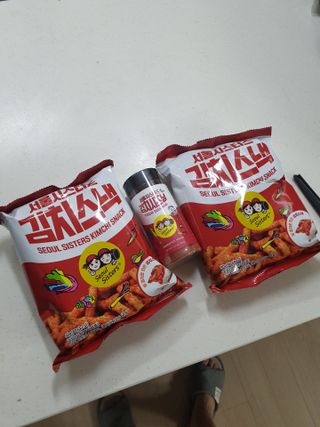 [서울시스터즈] 김치시즈닝 국내 최초 뿌려먹는 김치파우더 100g 1개+ 신제품 김치스낵 90g 2개 — 5점을 준 리뷰어가 2021년 8월 올린 사용 사진