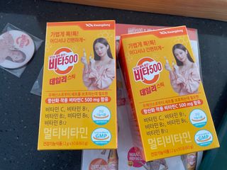 광동생활건강 [제니에디션] 비타500데일리스틱 gift set 60포+제니굿즈 3종+쇼핑백 — 5점을 준 리뷰어가 2021년 11월 올린 사용 사진